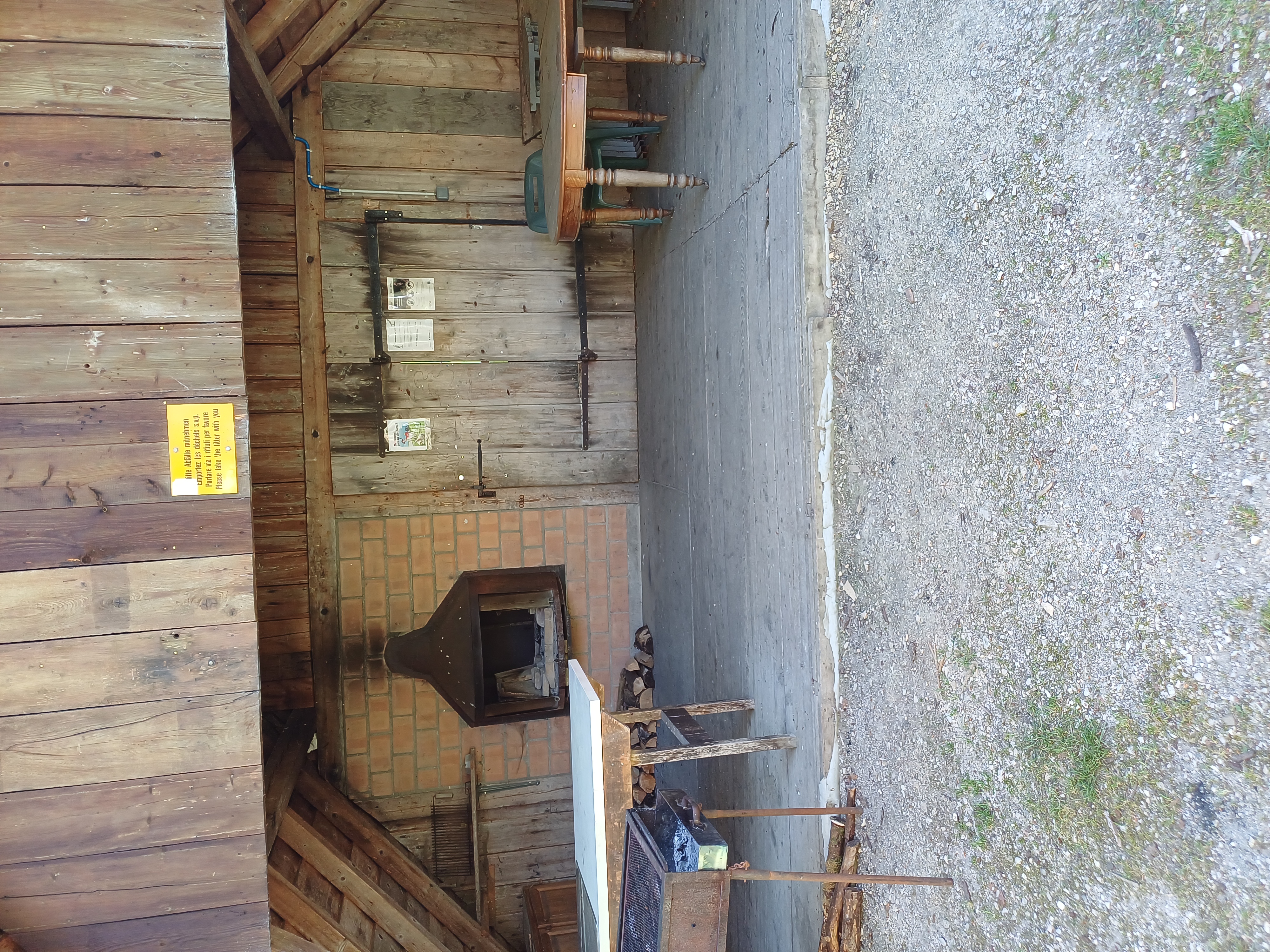 Intérieur de la cabane